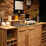La Boutique 4* Tiran