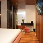 La Boutique 4* Tiran