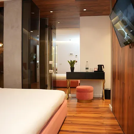 La Boutique 4* 地拉那