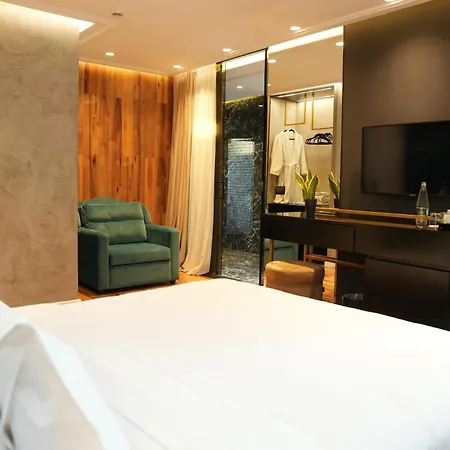 Hotel La Boutique 4*