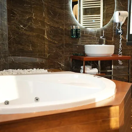 Hotel La Boutique 4*